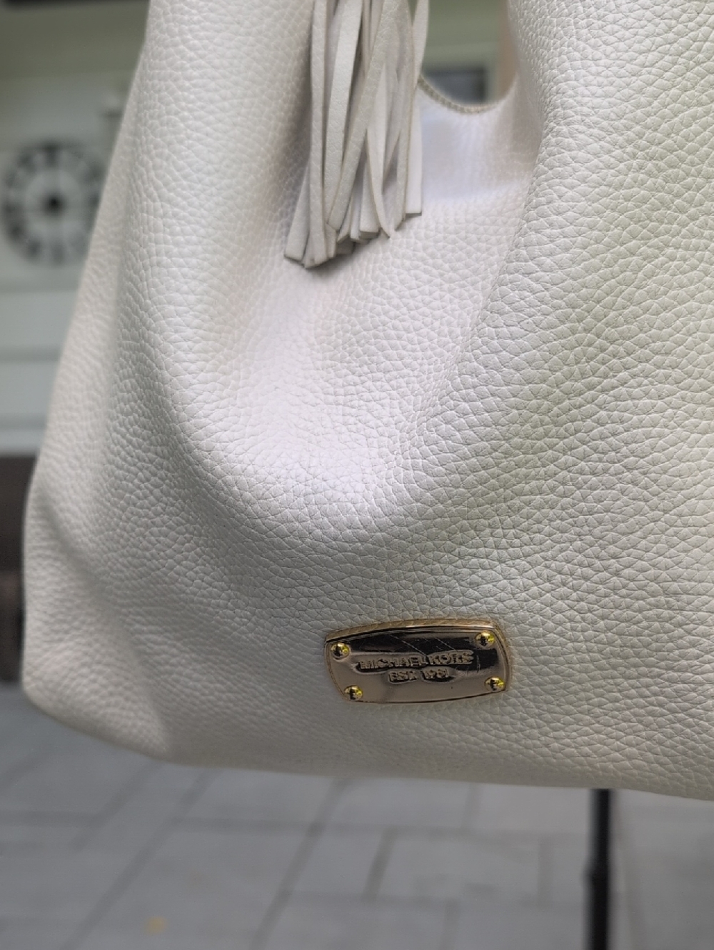 Michael Kors Cream Pebbled Leather Hobo With Crossbody Strap. EUC - Picture 3 of 12